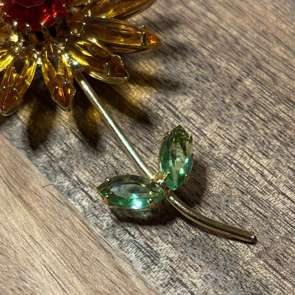 Flower Brooch with Orange and Amber glass stones - Picture 4 of 7